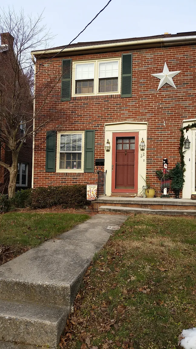 22 E Pine St photo 1