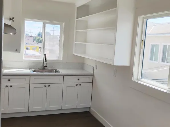 10333 California Ave APT C, South Gate, CA 90280