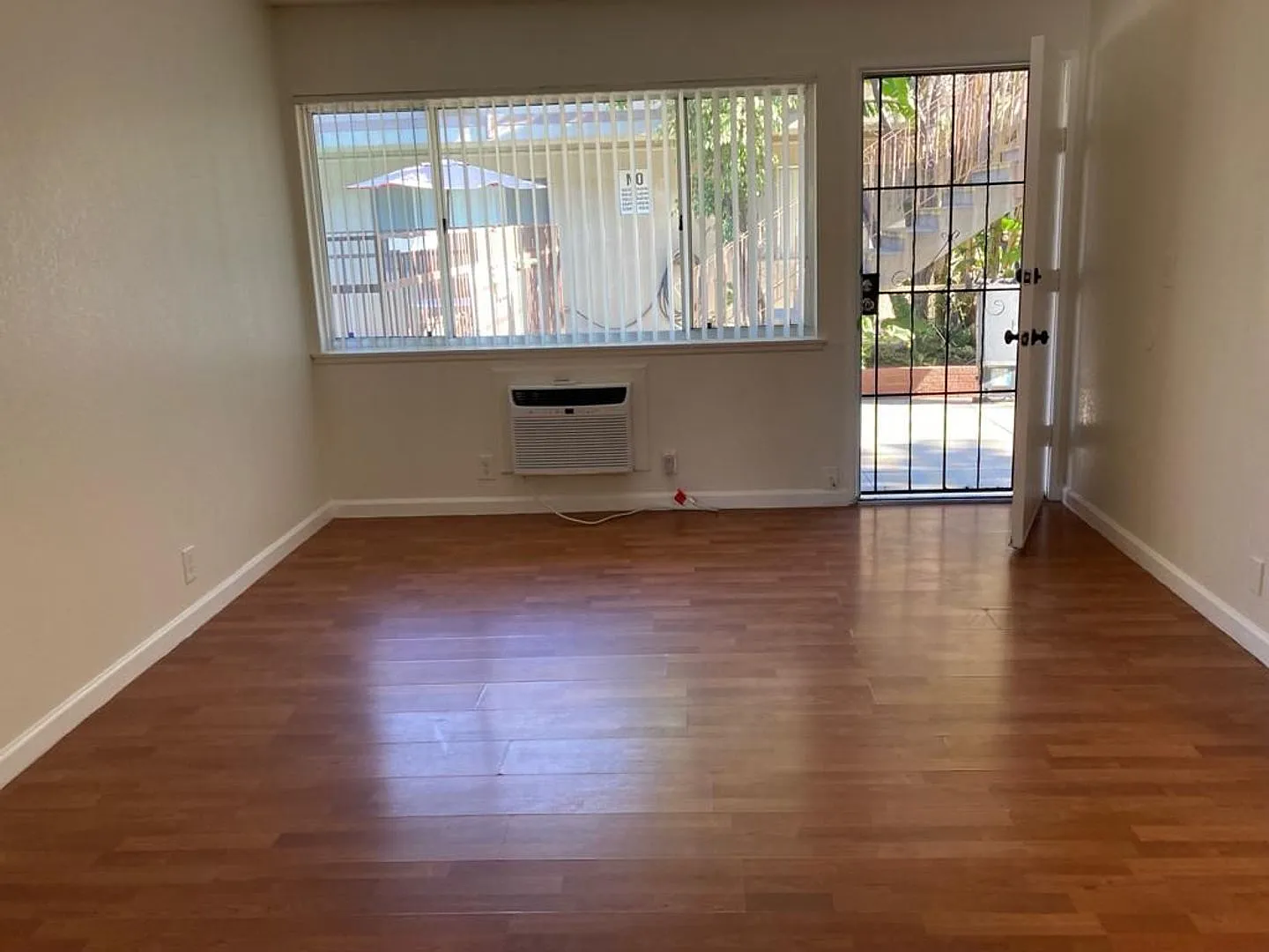 10600 Poplar Street — Photo 4