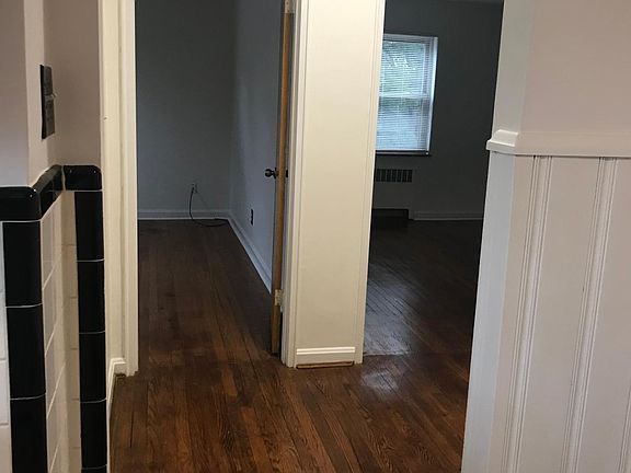 4th image of 5572 Beechmont Ave APT 4