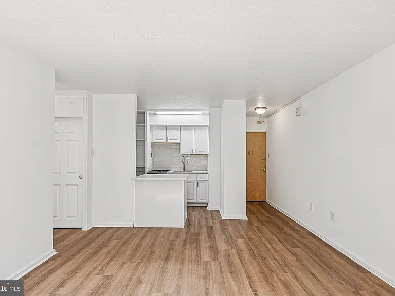 2101 Chestnut St #1121 — Photo 10