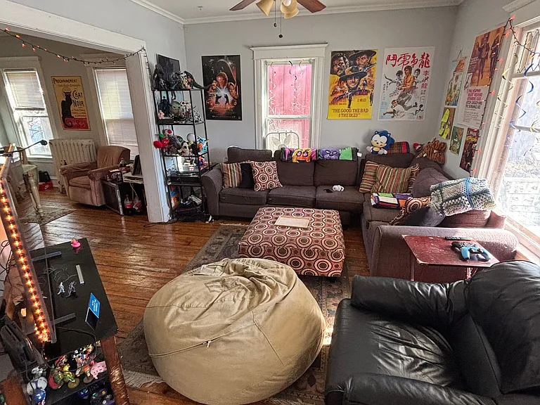 421 7th St SE — Photo 3