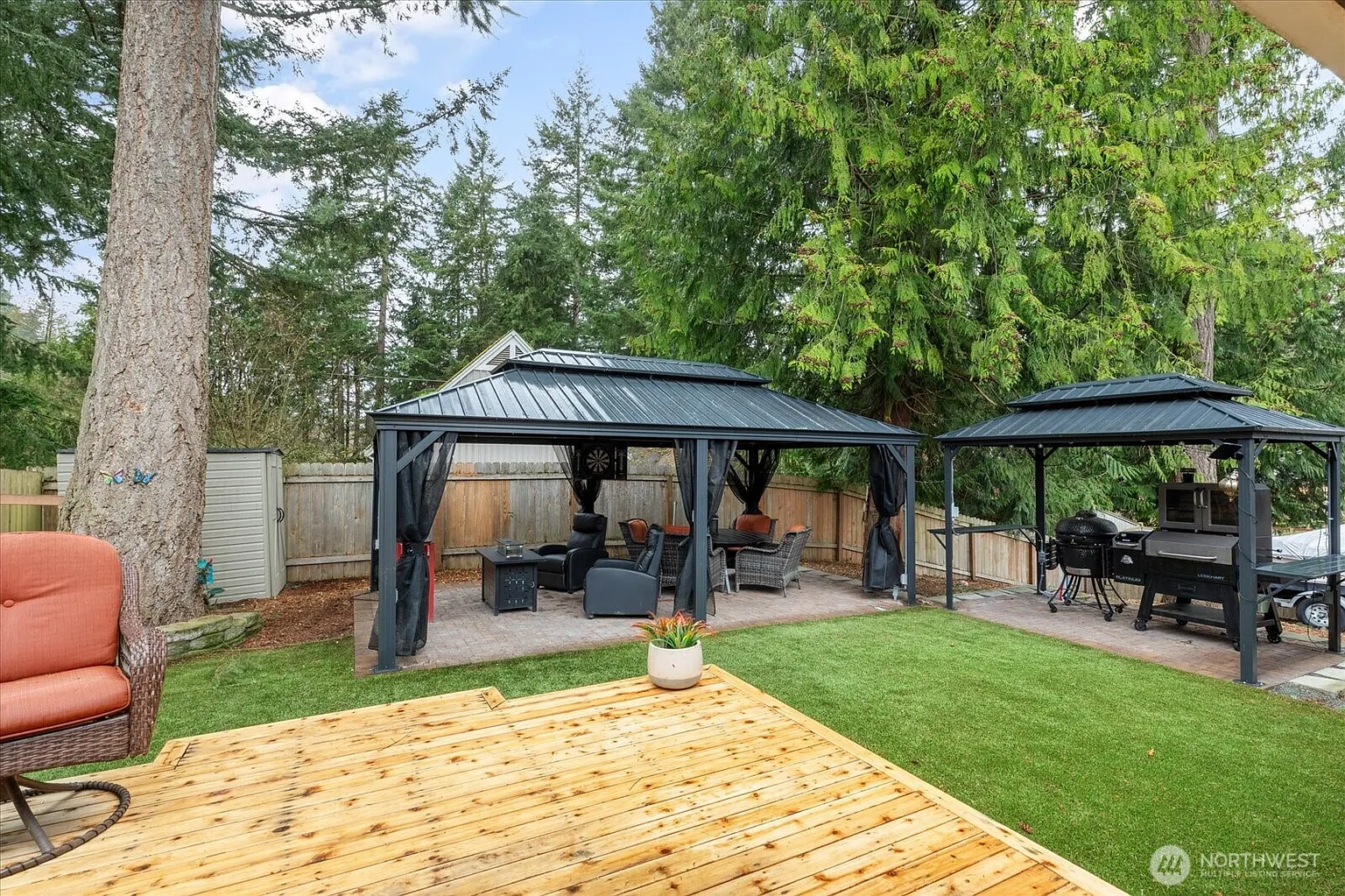 7882 Blakely Avenue photo 1