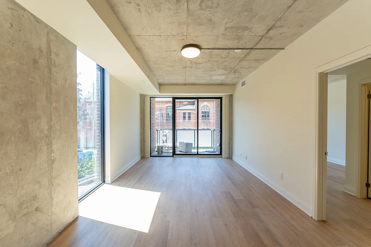 Building Photo - 601-11 Robert St #601