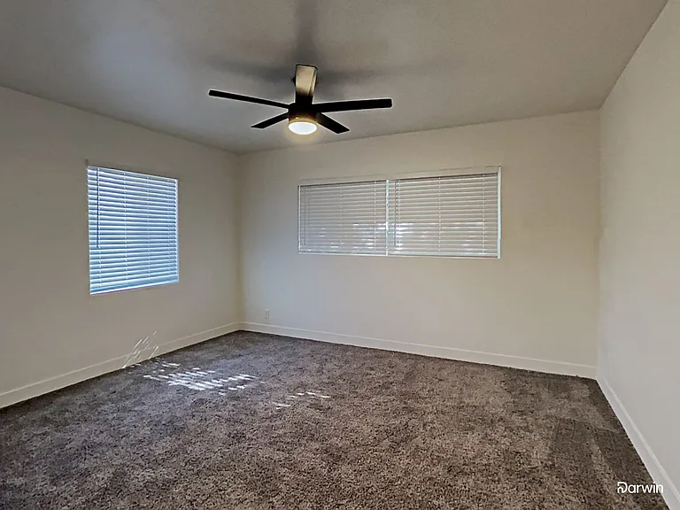 2431 W Shady Glen Ave — Photo 13