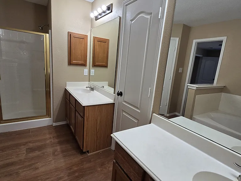 4512 Saddlebrook Dr — Photo 12