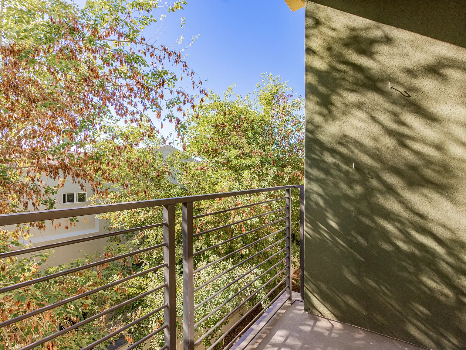 3 bed, 3.5 bath, 1575 sqft, $2,900 — Photo 4