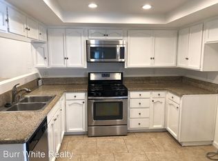 2009 Huntington St #1, Huntington Beach, CA 92648