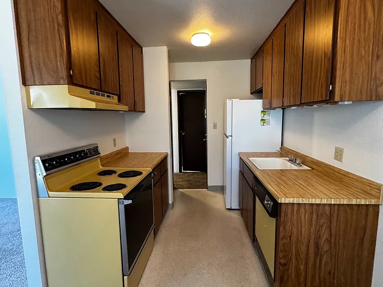 400 S Saliman Rd #B31 — Photo 6