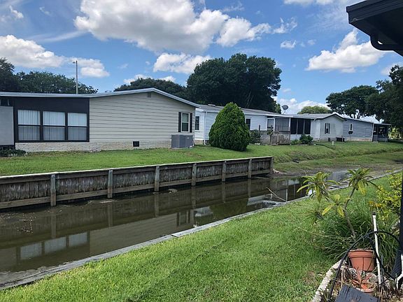 3rd image of 635 N Edgewater Dr