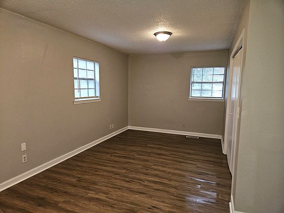 5th image of 131 Dolores Dr