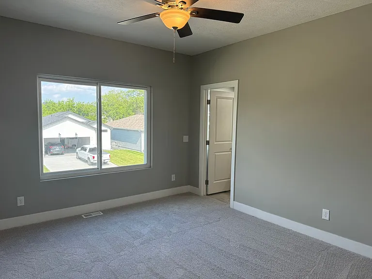 302 N Allen St — Photo 16