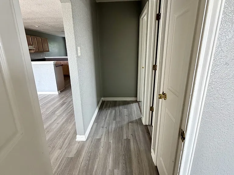 2907 Cantabrian Dr #D — Photo 7