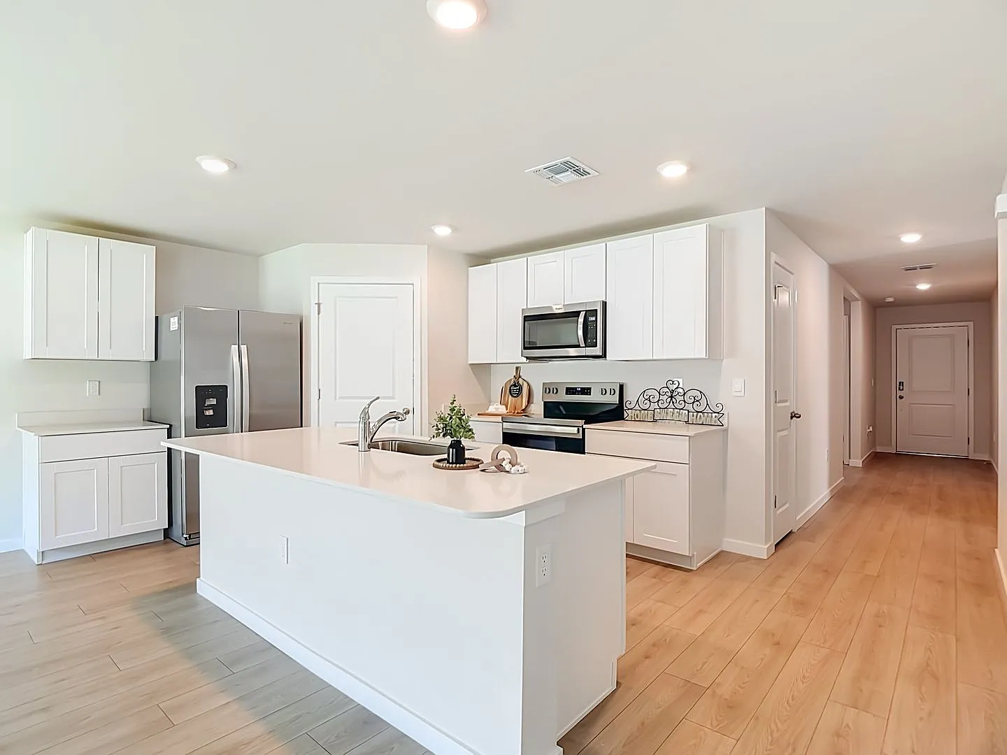 ** Brand-New Construction Single Family Home In Hemingway Pointe Fort Myers ** 4 Bedrooms\2 Bath ... — Photo 2