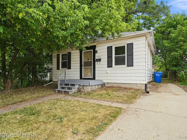 7511 Meadow Ave, Warren, MI 48091