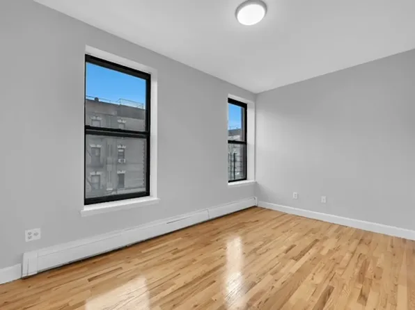 253 Albany Avenue image 9 of 13