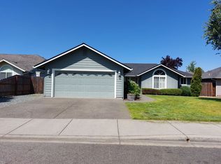 1654 SW Nunnwood Ln, Grants Pass, OR 97527