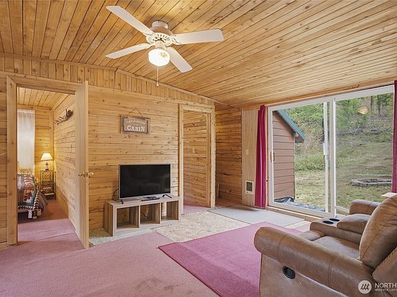 4th image of 2205 Pine Tree Road