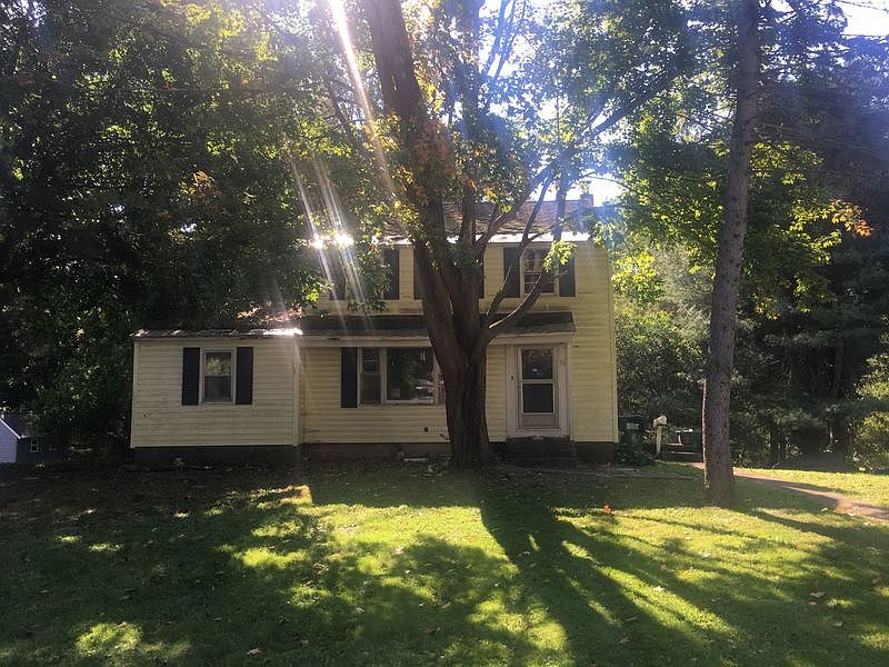 1st image of 36 Curtis Ave