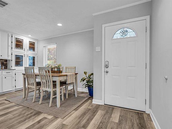 3rd image of 5511 Hialeah Dr
