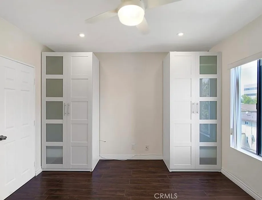 Building Photo - 409 Burchett St #315