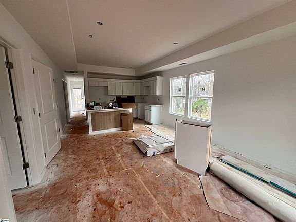 3rd image of 142/144 Andover Rd