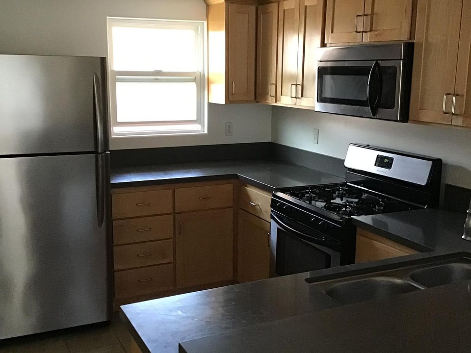 2nd image of 3721 Jasmine Ave #2