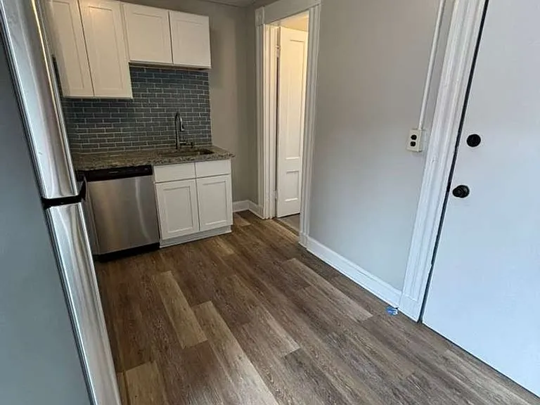 460 Main St — Photo 11