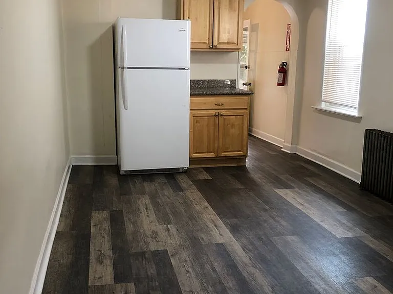 181 Anderson St — Photo 4