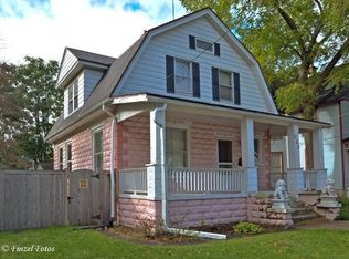 225 Standish St, Elgin, IL 60123