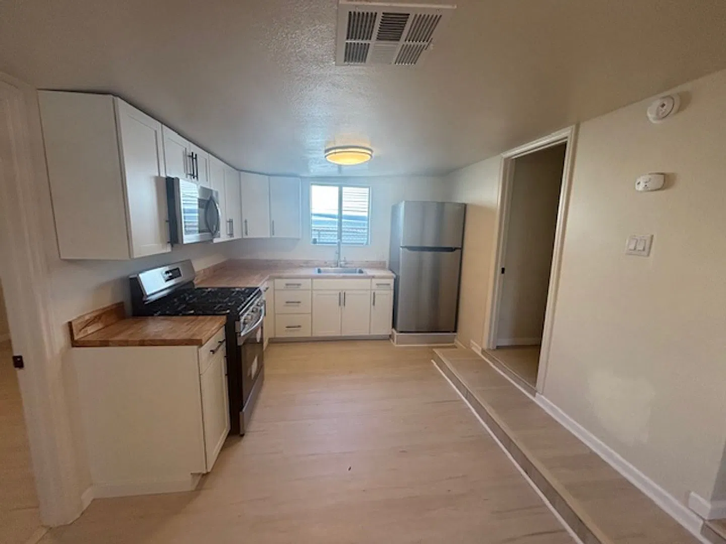 1186 Peach St., Brawley — Photo 4