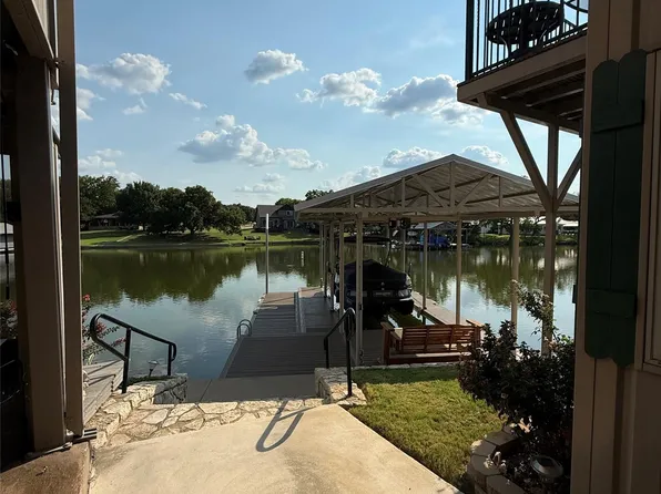 813 Brazos Harbor Cir, Granbury, TX 76048