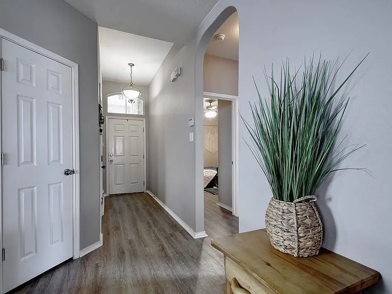 2234 Lakeline Dr — Photo 2