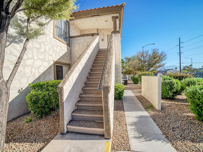 5112 Jordan Frey St #203 — Photo 3