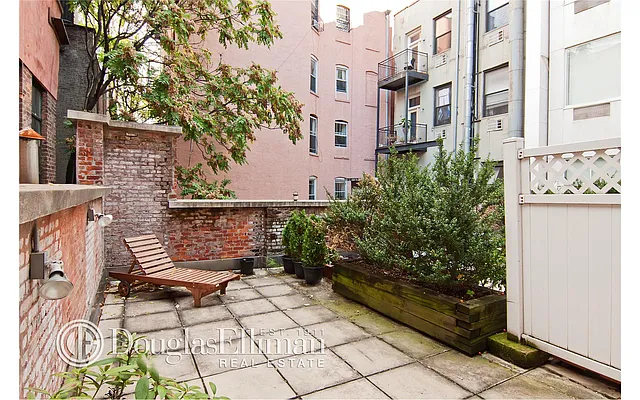 Rented by Douglas Elliman | media 37