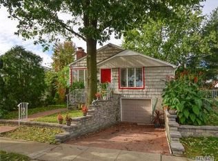 13 Linwood Rd S, Port Washington, NY 11050