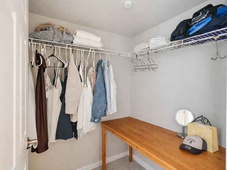 Walk-in-Closet