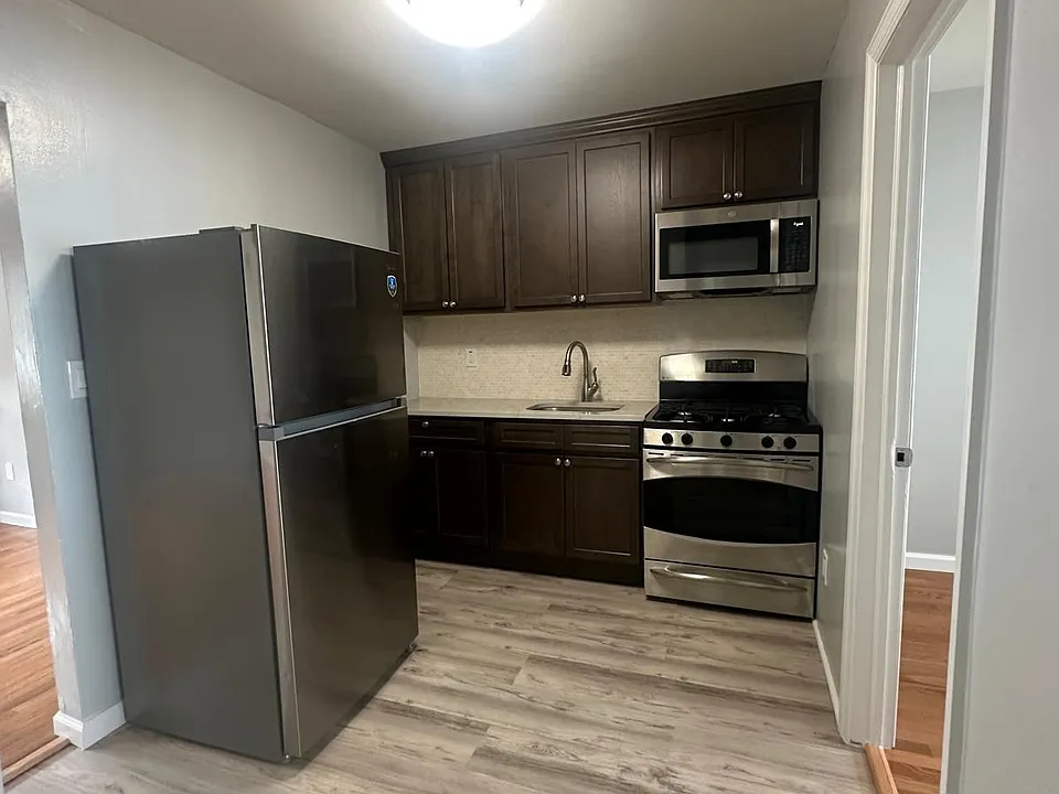 100 Belmont Ave #8