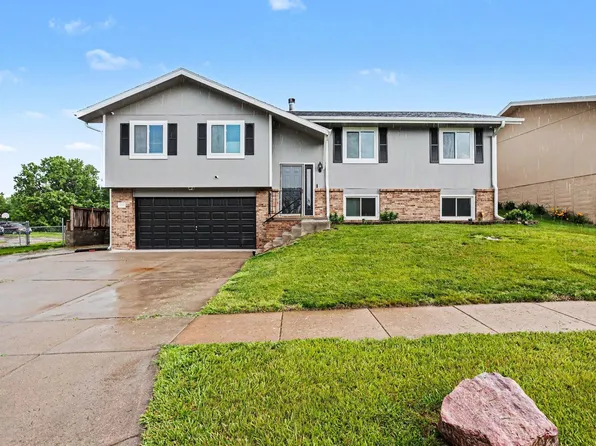 5301 W Olympic Cir, Lincoln, NE 68524