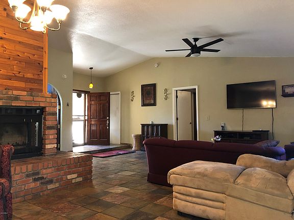 2nd image of 450 E San Remo Ave