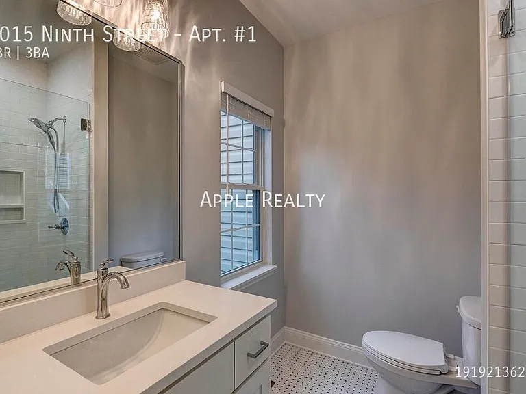 1015 9th St #1 — Photo 7