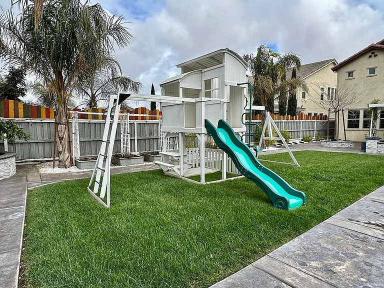 1089 S Dana Ct — Photo 26