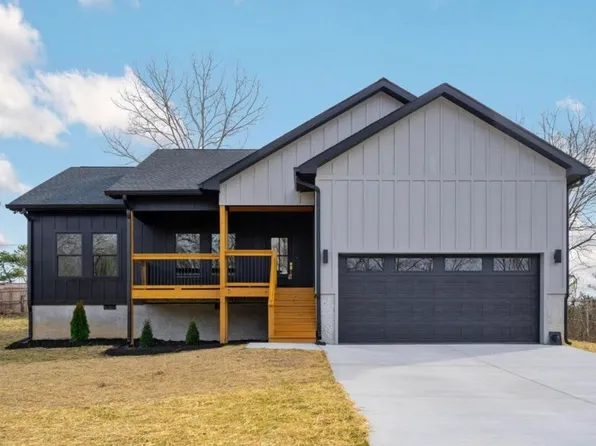 8806 Nelson Rd, Soddy Daisy, TN 37379