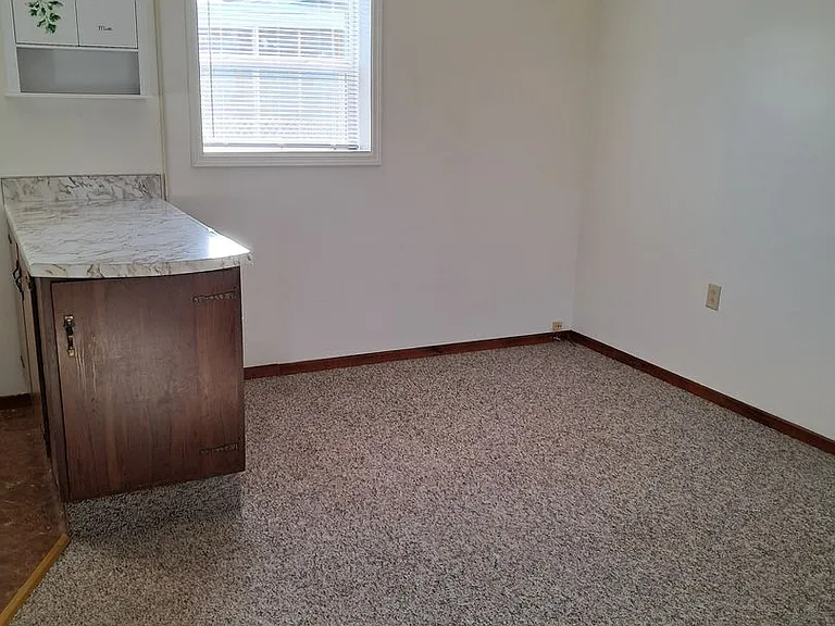 10069-10073 Frankfort Hwy — Photo 3