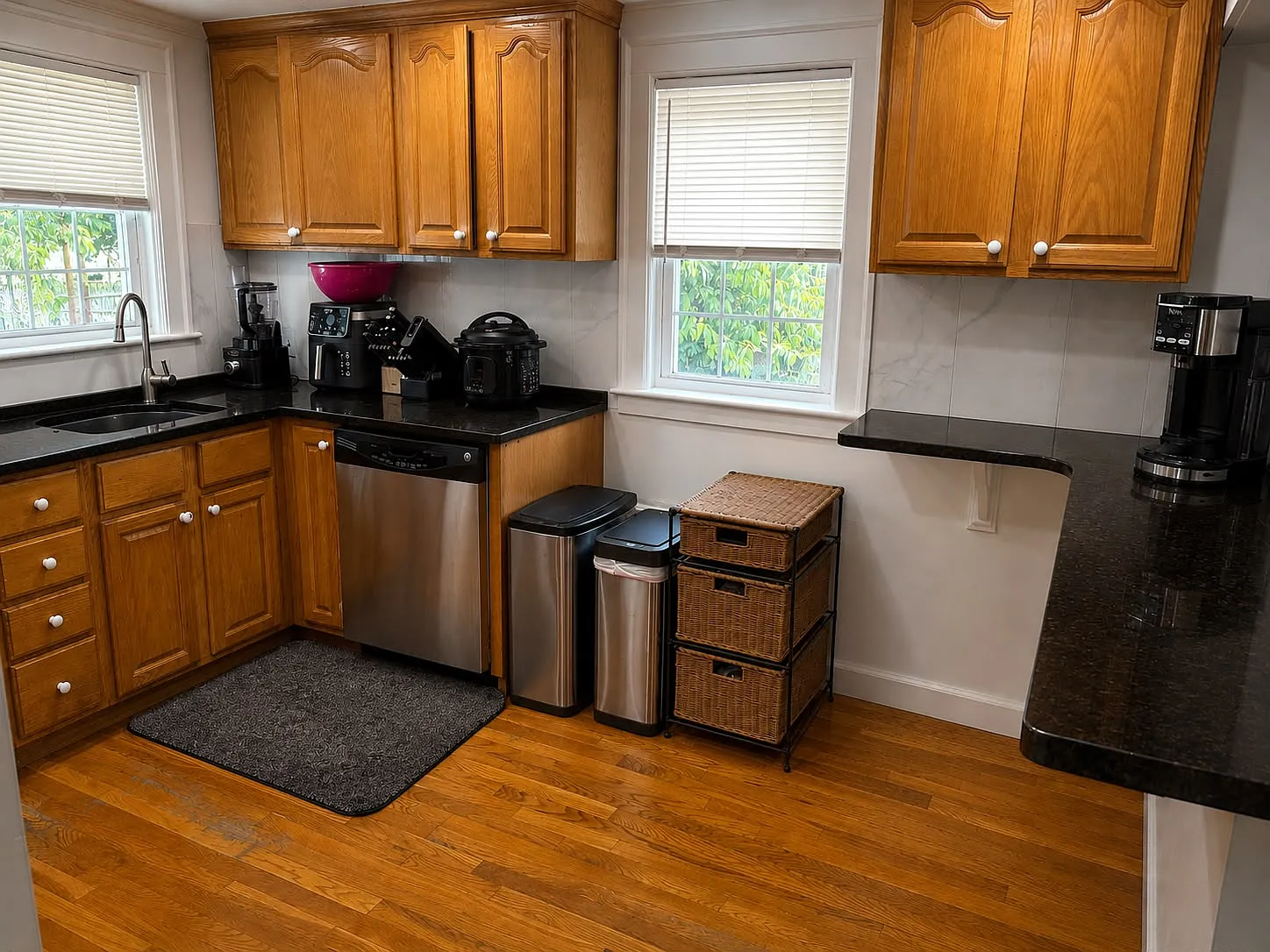 2 bed, 1000 sqft, $2,900 — Photo 2