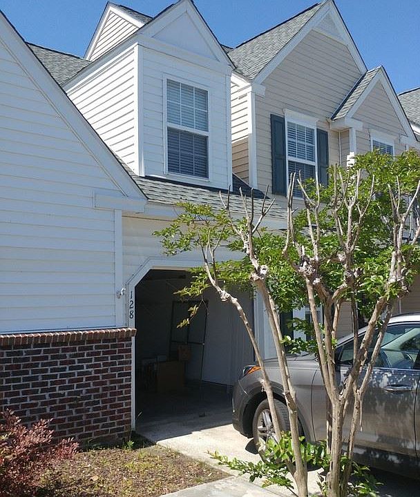 2nd image of 128 Wimbledon Way