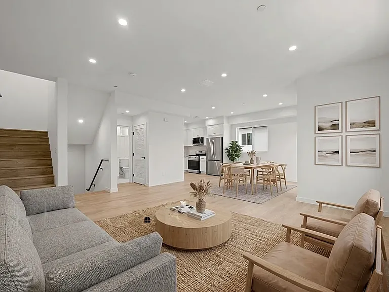 415 1/2 N La Fayette Park Pl — Photo 1