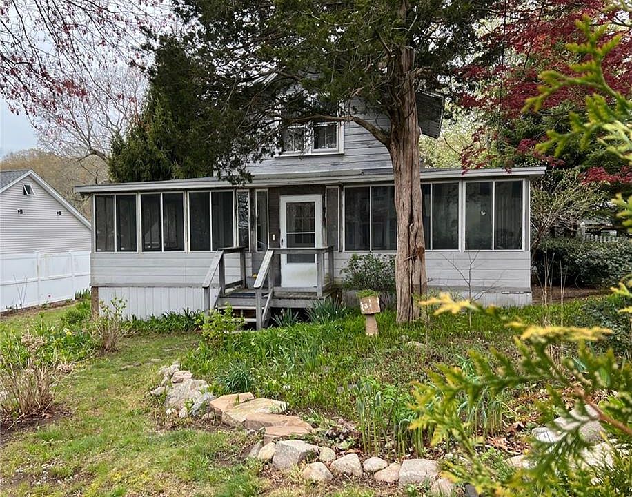 24 N Pine St, Niantic, CT 06357 Zillow