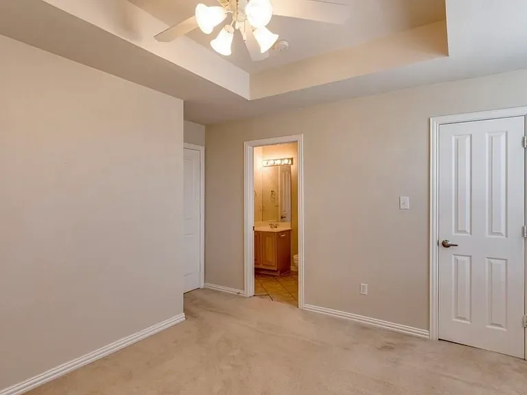 615 Regency Dr — Photo 9