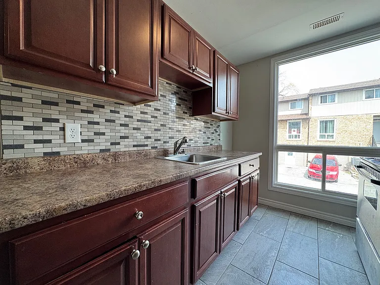 357 Murray St #14 — Photo 6